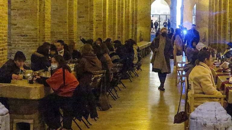 Rimini: movida senza regole, torna l'idea degli accessi controllati Rimini: movida senza regole, torna l'idea degli accessi controllati