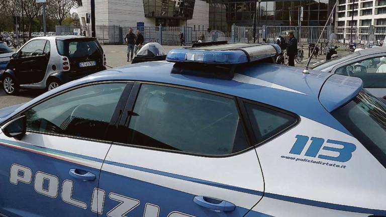 Rimini, ruba al supermercato e spintona chi lo ha scoperto: scatta l'arresto Rimini, ruba al supermercato e spintona chi lo ha scoperto: scatta l'arresto