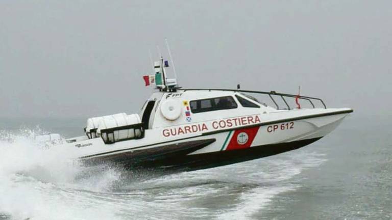 Milano Marittima, 5 giovani salvati in mare da guardiano notturno Milano Marittima, 5 giovani salvati in mare da guardiano notturno