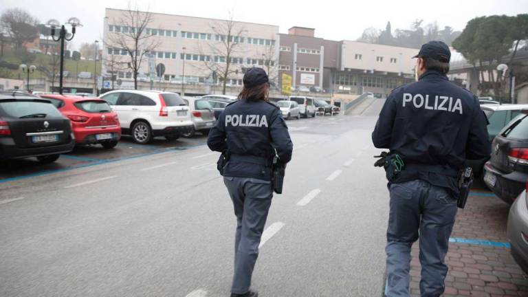 Spaccate nelle auto al Bufalini di Cesena: arrestato 25enne Spaccate nelle auto al Bufalini di Cesena: arrestato 25enne