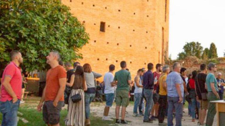 Oriolo di sera vini, sapori e musica tutti i mercoledì Oriolo di sera vini, sapori e musica tutti i mercoledì