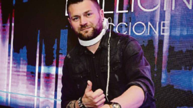 Cattolica, la morte del dj Simone: Falli ballare tutti da lassù Cattolica, la morte del dj Simone: Falli ballare tutti da lassù