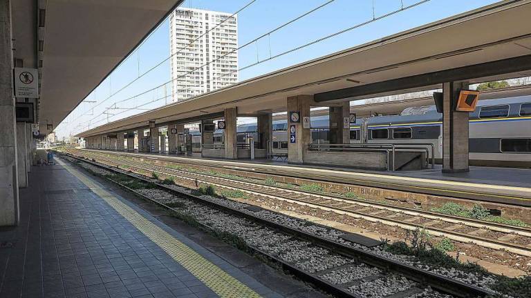 Le stazioni ferroviarie diventano luoghi strategici Le stazioni ferroviarie diventano luoghi strategici