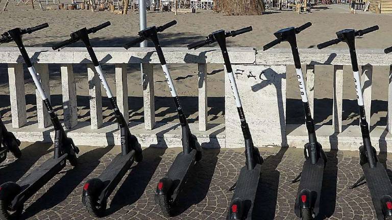 Dopo il boom del 2021, torna la stagione dei monopattini a Cervia Dopo il boom del 2021, torna la stagione dei monopattini a Cervia