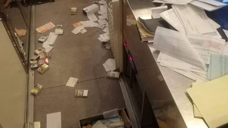 Ladri al bar di Capocolle: furto di sigarette, vino e contanti Ladri al bar di Capocolle: furto di sigarette, vino e contanti