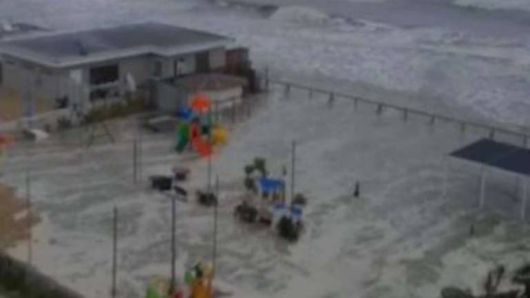Lido di Savio, paratia aperta durante la mareggiata: il Comune di Ravenna sporge denuncia contro ignoti VIDEO Lido di Savio, paratia aperta durante la mareggiata: il Comune di Ravenna sporge denuncia contro ignoti VIDEO
