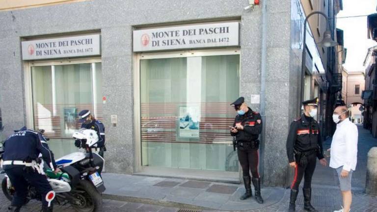 Ravenna, si buttò dal balcone per paura: marito condannato Ravenna, si buttò dal balcone per paura: marito condannato