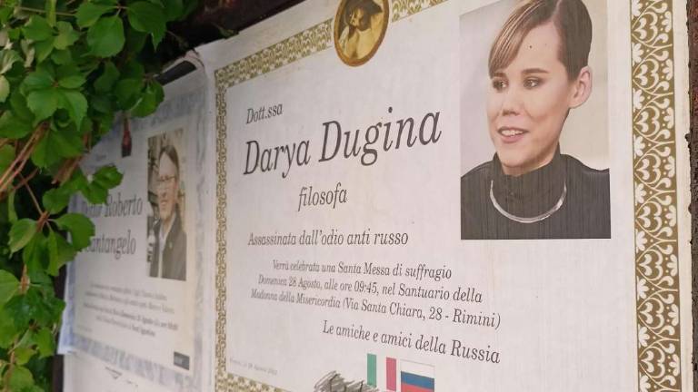 Rimini. Dugina, presidio ucraino alla messa: vittime i nostri bimbi Rimini. Dugina, presidio ucraino alla messa: vittime i nostri bimbi