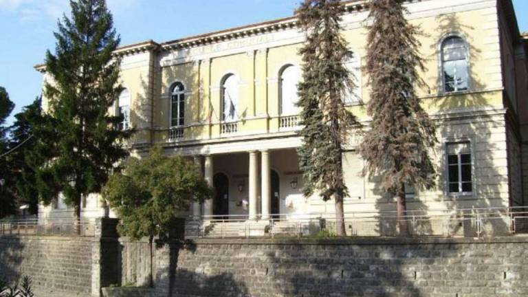 Mercato: da settembre elementari spezzettate in 3 edifici Mercato: da settembre elementari spezzettate in 3 edifici