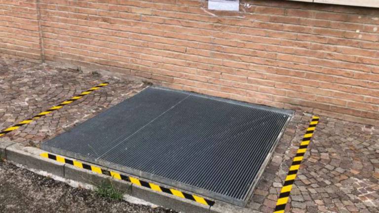 Cesena: vandalismi al Cubo scolastico: C'è gente che fa quello che vuole Cesena: vandalismi al Cubo scolastico: C'è gente che fa quello che vuole