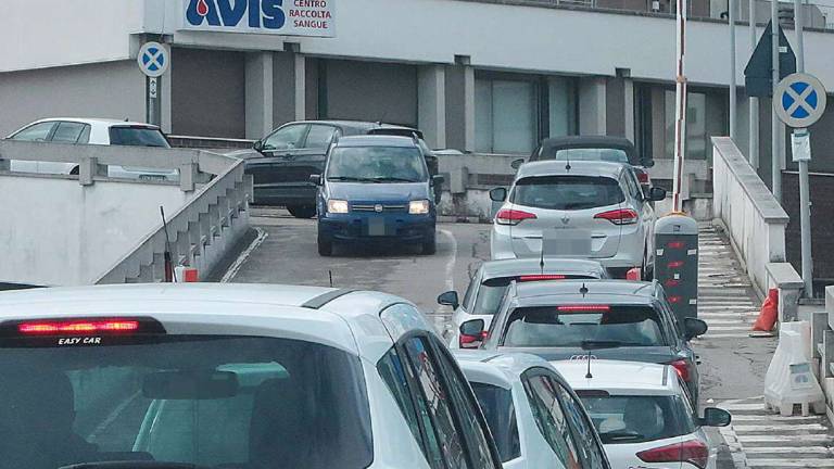 Covid Emilia-Romagna, quasi 250mila casi attivi, sei morti in Romagna Covid Emilia-Romagna, quasi 250mila casi attivi, sei morti in Romagna