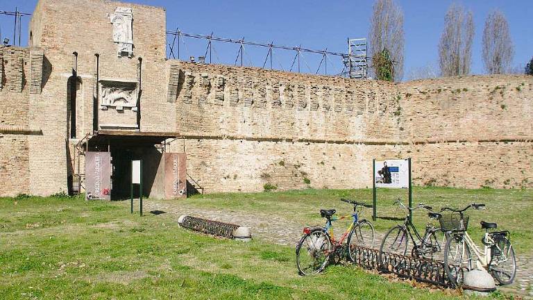 Insulti razzisti ai bimbi di colore a Ravenna, assolto il tunisino Insulti razzisti ai bimbi di colore a Ravenna, assolto il tunisino