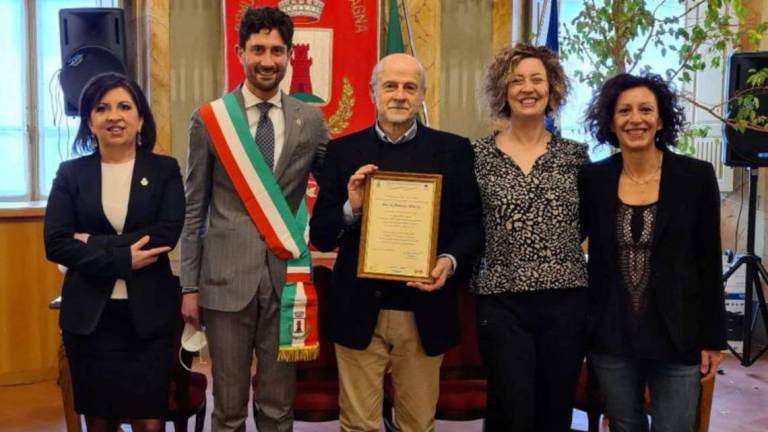 San Piero: premio alla scuola di italiano per stranieri San Piero: premio alla scuola di italiano per stranieri