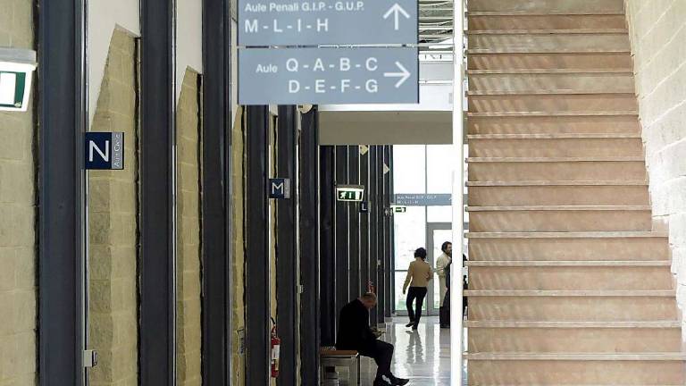 Dona la casa alla nipote e lei sparisce: dà fuoco al compagno Dona la casa alla nipote e lei sparisce: dà fuoco al compagno