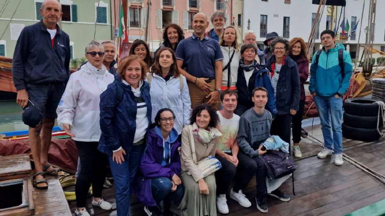 Cesenatico, app per fotografare delfini e aiutare la ricerca Cesenatico, app per fotografare delfini e aiutare la ricerca