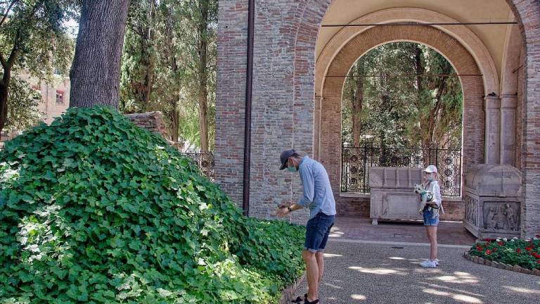 Ravenna, l'esame delle ossa di Dante slitta al 2022 Ravenna, l'esame delle ossa di Dante slitta al 2022