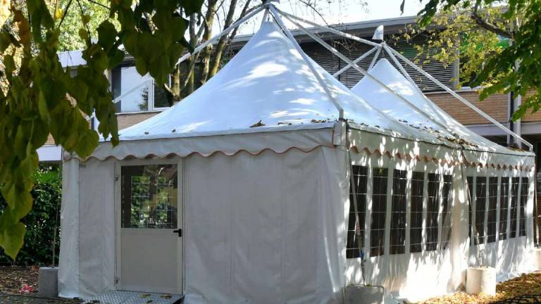 Forlì, a scuola al freddo e al gelo: la protesta degli studenti Forlì, a scuola al freddo e al gelo: la protesta degli studenti