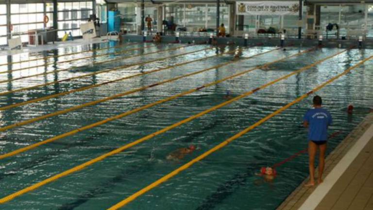 Caro bollette, la piscina di Ravenna chiude. Protestano le società Caro bollette, la piscina di Ravenna chiude. Protestano le società