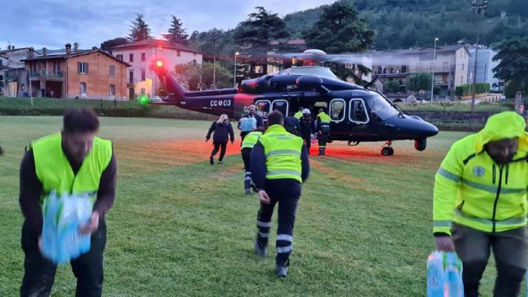 A Tredozio si razionano acqua e viveri: Qui è dura ma la gente non si lamenta A Tredozio si razionano acqua e viveri: Qui è dura ma la gente non si lamenta