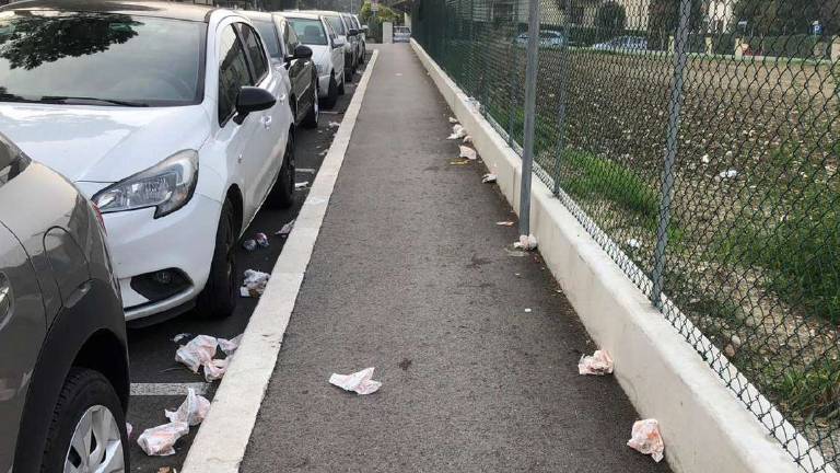 Cestini e controlli anti maleducati nella movida a Cesena Cestini e controlli anti maleducati nella movida a Cesena