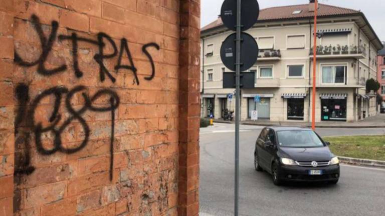 Cesena: vandalizzato il Ponte Vecchio Cesena: vandalizzato il Ponte Vecchio