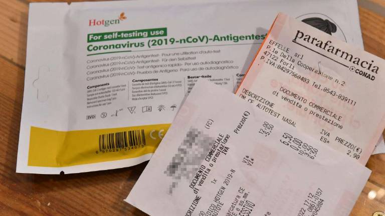 Forlì. Tamponi fai da te, quanto costano? Da 2 fino a 12 euro Forlì. Tamponi fai da te, quanto costano? Da 2 fino a 12 euro