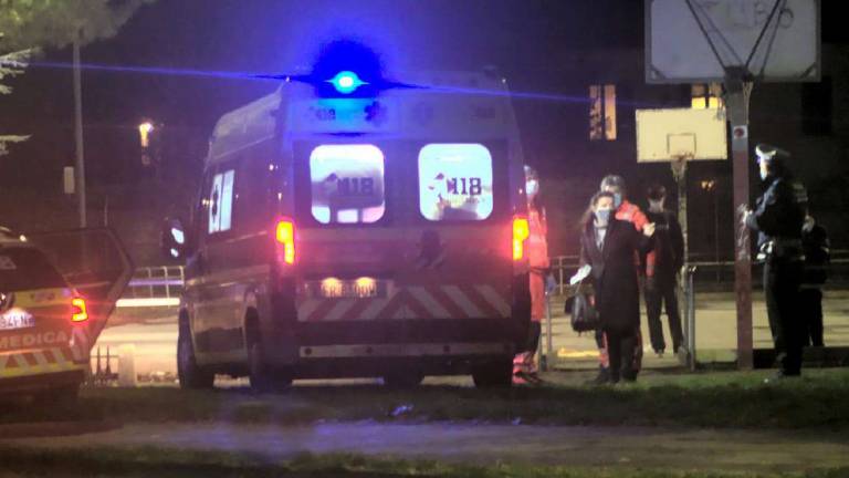 Ravenna, cade in skate al parco: 16enne all'ospedale Ravenna, cade in skate al parco: 16enne all'ospedale