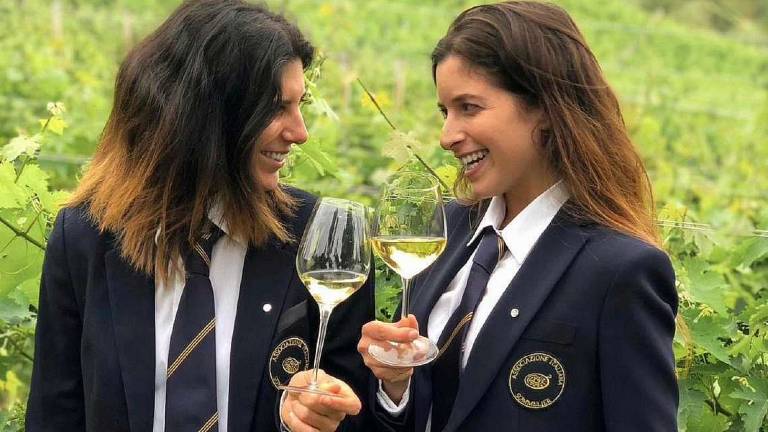 La primavera di Lucrezia e Naomi L’avventura inizia dal Trebbiano La primavera di Lucrezia e Naomi L’avventura inizia dal Trebbiano