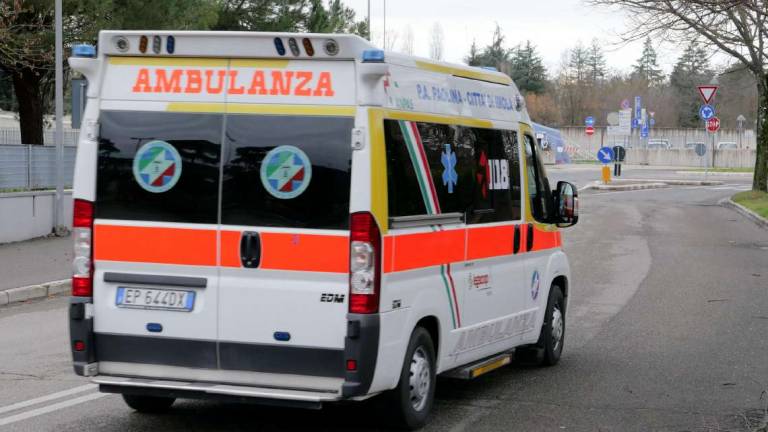 Imola, si schianta con l'auto nel parcheggio: morto un 82enne Imola, si schianta con l'auto nel parcheggio: morto un 82enne