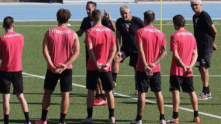 Calcio D, oggi nuovi tamponi al Rimini: domani finisce il ritiro? Calcio D, oggi nuovi tamponi al Rimini: domani finisce il ritiro?