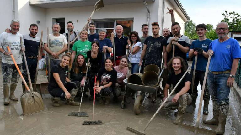 Forlì non molla: tutti al lavoro a San Benedetto Forlì non molla: tutti al lavoro a San Benedetto