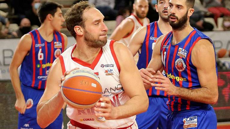 Basket B, Rinaldi scuote Rimini: Ora iniziamo a mettere le mani addosso anche noi Basket B, Rinaldi scuote Rimini: Ora iniziamo a mettere le mani addosso anche noi