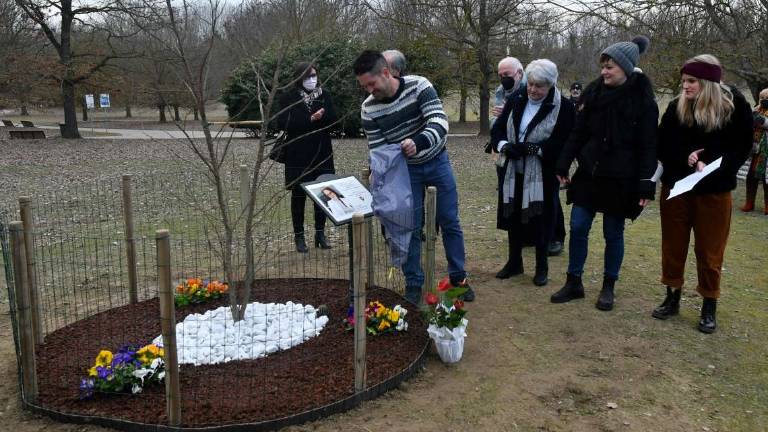 Forlì, ricordo al parco urbano per Sara Pedri Forlì, ricordo al parco urbano per Sara Pedri