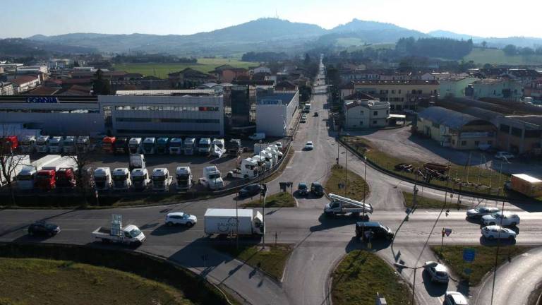 Bertinoro. Aria irrespirabile a Panighina, protesta dei residenti Bertinoro. Aria irrespirabile a Panighina, protesta dei residenti
