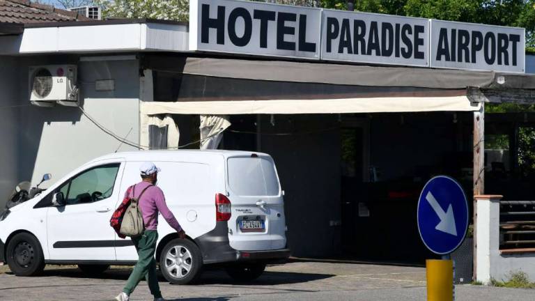 Forlì, il Paradise Airport apre le porte ai profughi ucraini Forlì, il Paradise Airport apre le porte ai profughi ucraini