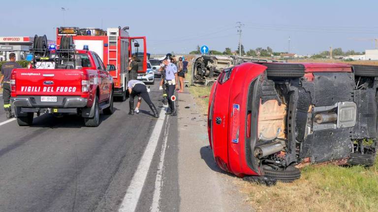Imola, scontro frontale sugli Stradelli Guelfi Imola, scontro frontale sugli Stradelli Guelfi