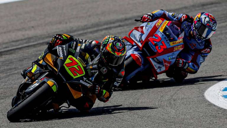 La Sprint Race? Serve solo alle tv, mentre i piloti sono inavvicinabili per i tifosi al paddock La Sprint Race? Serve solo alle tv, mentre i piloti sono inavvicinabili per i tifosi al paddock