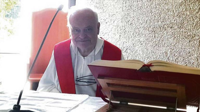 Forlimpopoli dice addio a don Agostino Fornasari Forlimpopoli dice addio a don Agostino Fornasari