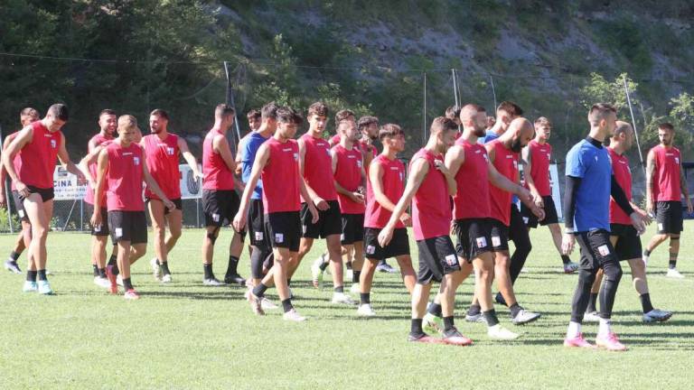 Calcio C, rinnovato e carico: il nuovo Rimini si presenta in campo Calcio C, rinnovato e carico: il nuovo Rimini si presenta in campo