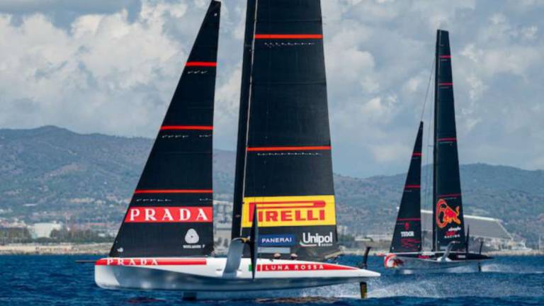 Vela, Max Sirena e Luna Rossa iniziano oggi in Spagna il lungo viaggio verso l'America's Cup Vela, Max Sirena e Luna Rossa iniziano oggi in Spagna il lungo viaggio verso l'America's Cup