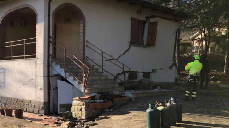 Imola, tratto della Sp 21 chiuso per la frana a Villa di Sassonero Imola, tratto della Sp 21 chiuso per la frana a Villa di Sassonero