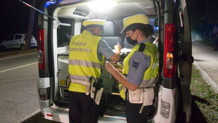 Droga e alcol: al volante sballata con a bordo il figlio di 3 anni Droga e alcol: al volante sballata con a bordo il figlio di 3 anni