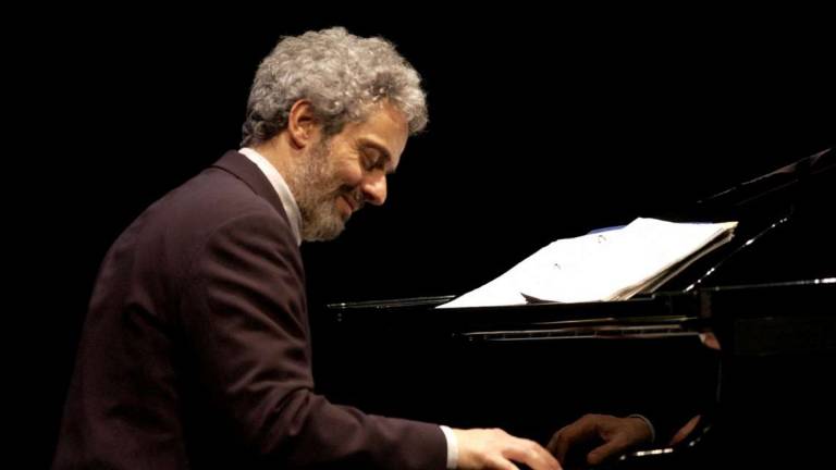 Riccione. Caccia ai mille biglietti per il concerto di Piovani Riccione. Caccia ai mille biglietti per il concerto di Piovani