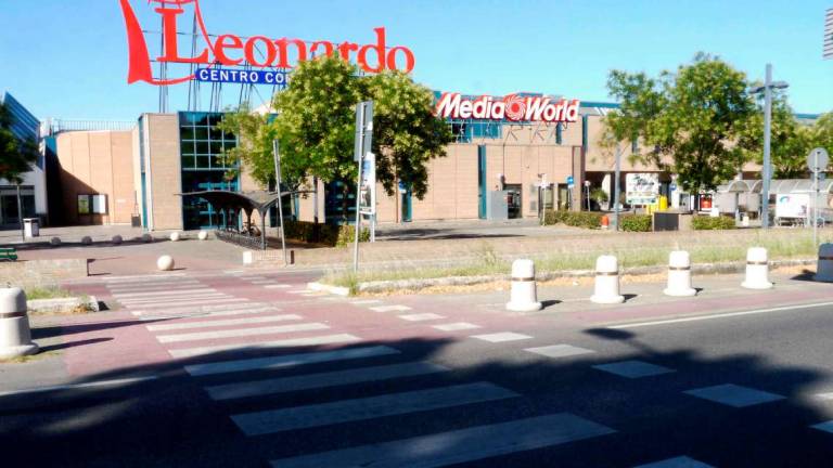 Imola, compra un anello ma la carta non è sua: giovane denunciato Imola, compra un anello ma la carta non è sua: giovane denunciato