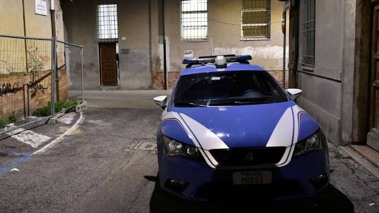 Forlì. Accoltellato alla Caritas, caccia all'aggressore 19enne Forlì. Accoltellato alla Caritas, caccia all'aggressore 19enne