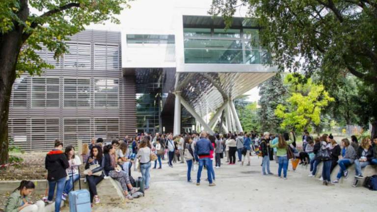 Forlì, flash mob al Campus sui problemi degli studenti Forlì, flash mob al Campus sui problemi degli studenti