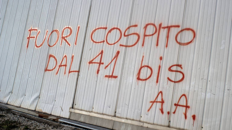 Ravenna, scritte anarchiche per Cospito in più luoghi della città - Gallery Ravenna, scritte anarchiche per Cospito in più luoghi della città - Gallery