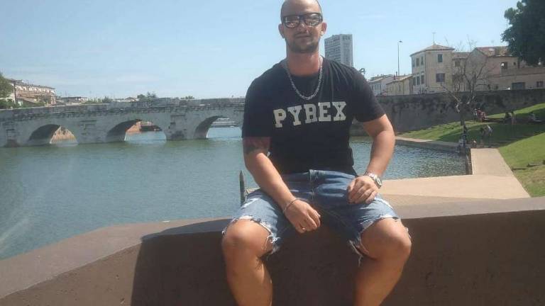 Ucciso fuori dalla discoteca, il padre: Rimini gli era entrata nel cuore Ucciso fuori dalla discoteca, il padre: Rimini gli era entrata nel cuore