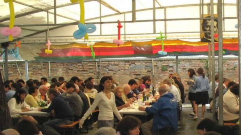 Forlì. Chiesa dei Cappuccinini, raccolta fondi per il nuovo tendone Forlì. Chiesa dei Cappuccinini, raccolta fondi per il nuovo tendone
