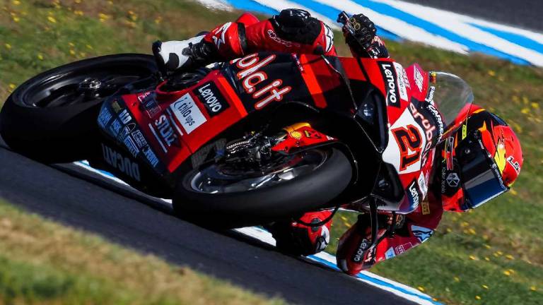 Superbike, si corre a Barcellona con la Ducati sospesa tra il rinnovo di Bautista e i dubbi su Rinaldi Superbike, si corre a Barcellona con la Ducati sospesa tra il rinnovo di Bautista e i dubbi su Rinaldi